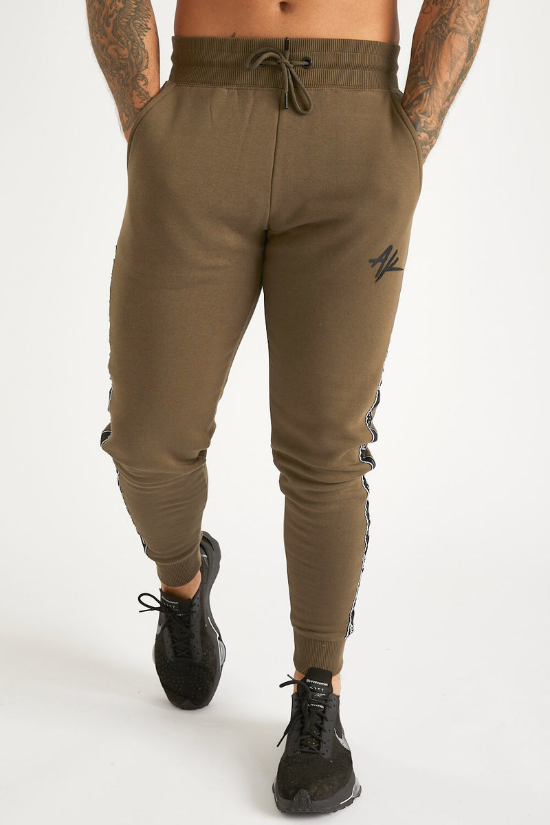 Akai Ogaki Joggers